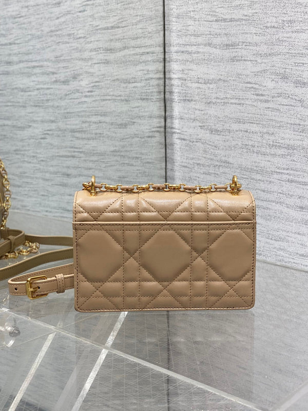 BORSA MISS CARO MINI 17 IN PELLE DI AGNELLO MACROCANNAGE BEIGE CAMMELLO