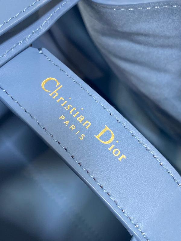 BORSA SEMPRE MEDIA 28 IN PELLE DI VITELLO MACROCANNAGE AZZURRO