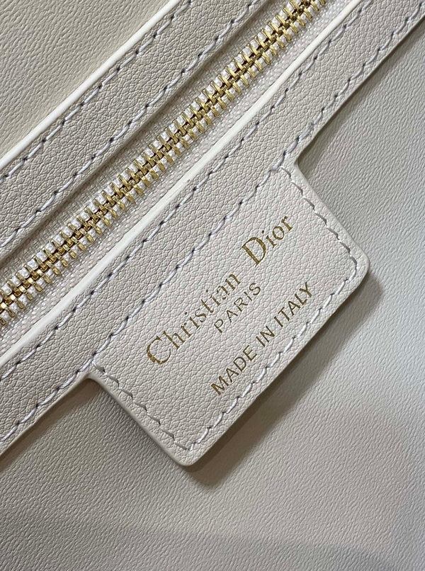 BORSA GROOVE 25 IN PELLE DI VITELLO MACROCANNAGE BIANCO CREMA CON FERRAMENTA ORO