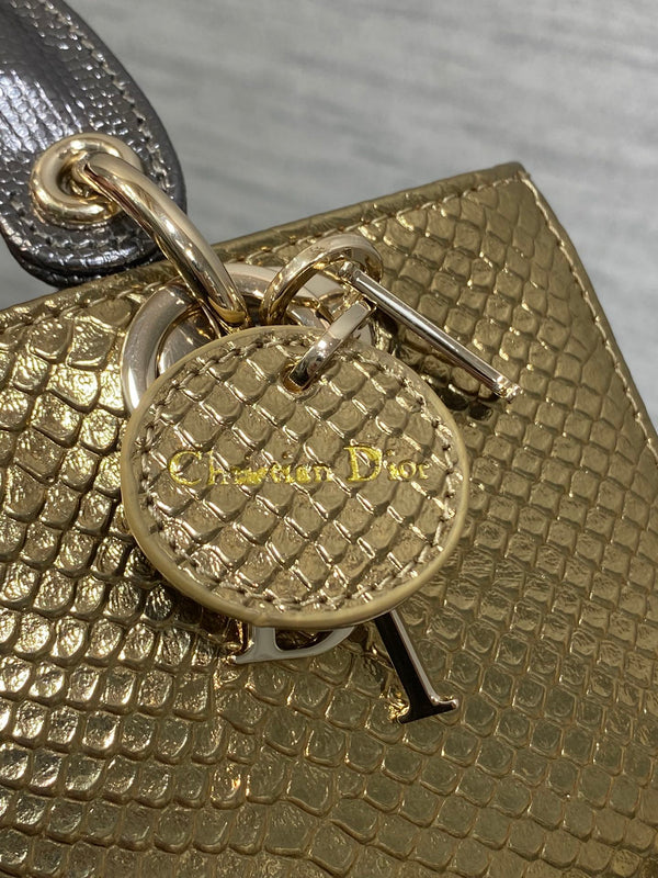 MEDIUM 16 LADY BAG IN GOLD METALLIC LAMBSKIN