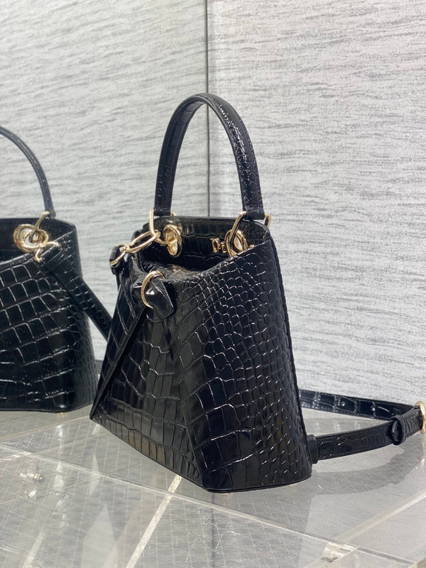 Dior Sac 2025 en Cuir Noir Motif Crocodile 28cm 272521