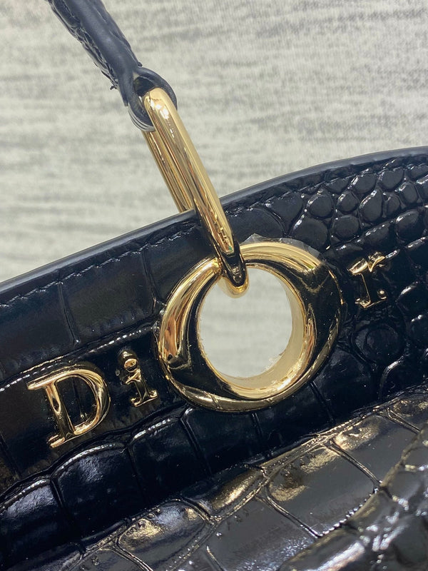 Dior Sac 2025 en Cuir Noir Motif Crocodile 28cm 272521