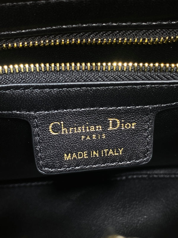 Dior Sac 2025 en Cuir Noir Motif Crocodile 28cm 272521