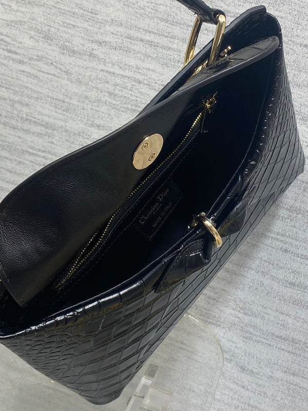 Dior Sac 2025 en Cuir Noir Motif Crocodile 28cm 272521
