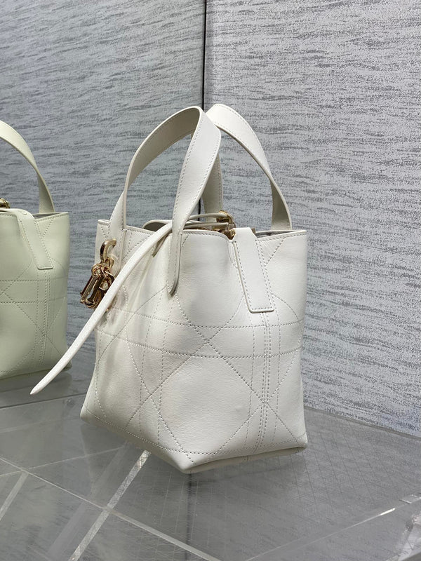 CD Toujours Bag 18cm White Macrocannage Lambskin 286513