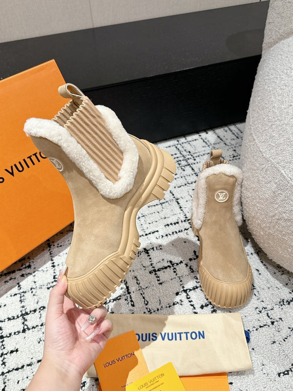 RUBY FLAT ANKLE BOOT IN TORTILLA BROWN SUEDE WITH WHITE SHEARLING