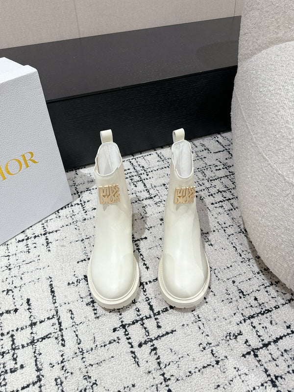 CD Miss Dior Chelsea Boots In White Calfskin 103728