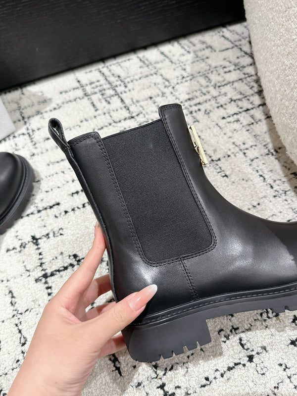 CD Miss Dior Chelsea Boots In Black Calfskin 103729