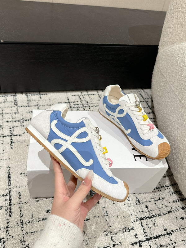 Sneaker Loewe Ballet Runner 2.0 in pelle di pecora bianca e blu