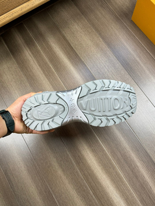 LV SPORT SNEAKER IN WHITE MIX GREY CALFSKIN WITH GREEN LOGO