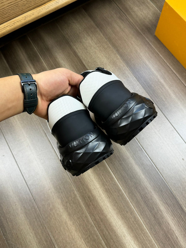 LV SPORT SNEAKER IN WHITE MIX BLACK CALFSKIN WITH LOGO