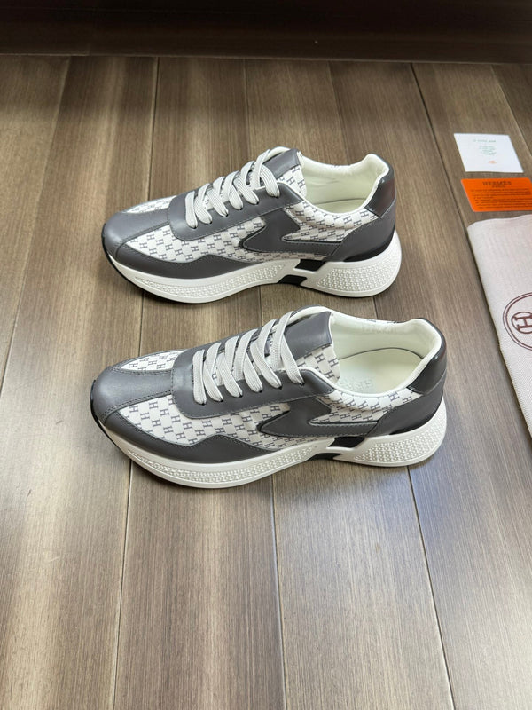 HM PRINTED SNEAKER WHITE AND GRAY TOTEM FABRIC