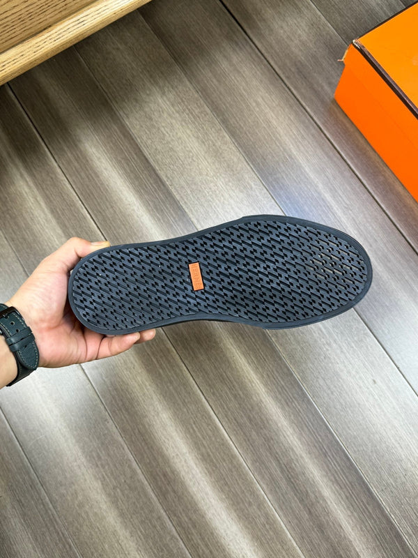 HM GAME SLIP-ON SNEAKER BLACK CALFSKIN