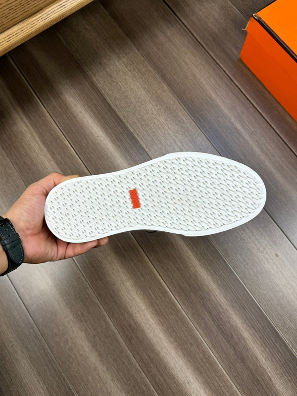 HM GAME SLIP-ON SNEAKER OLIVE CALFSKIN