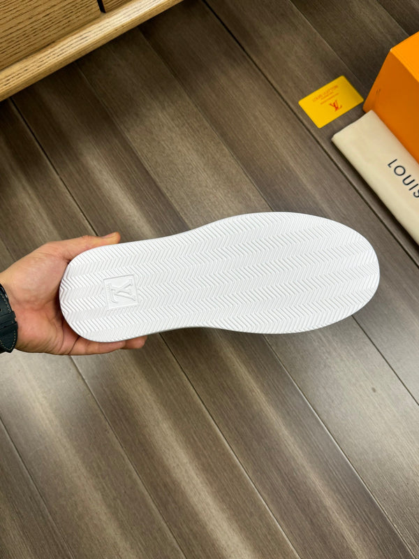 LV TRAINER SNEAKER WHITE MIX COPPER BROWN CALFSKIN AND BREATHABLE FABRIC