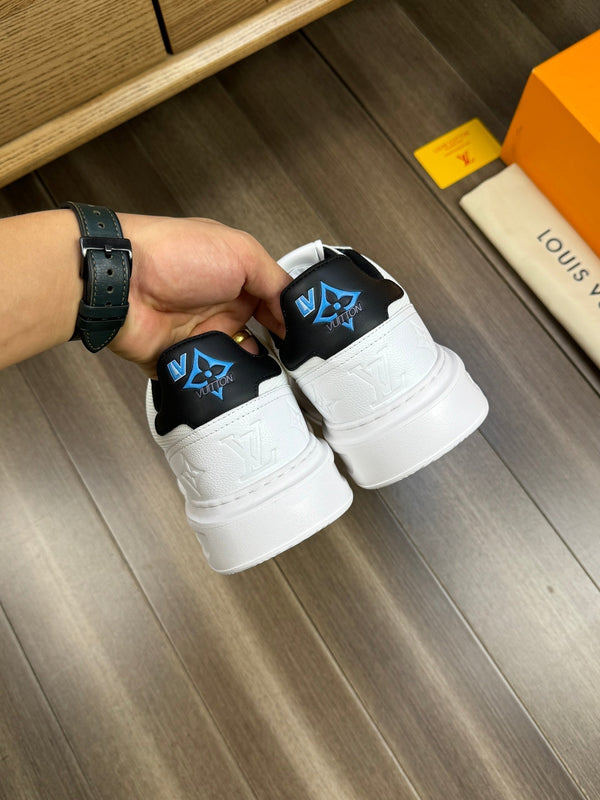 LV TRAINER SNEAKER WHITE AND BLACK CALFSKIN AND BREATHABLE FABRIC