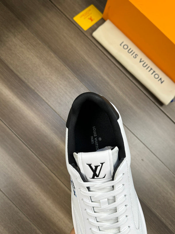 LV TRAINER SNEAKER WHITE AND BLACK CALFSKIN AND BREATHABLE FABRIC