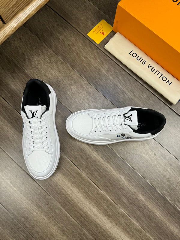 LV TRAINER SNEAKER WHITE AND BLACK CALFSKIN AND BREATHABLE FABRIC