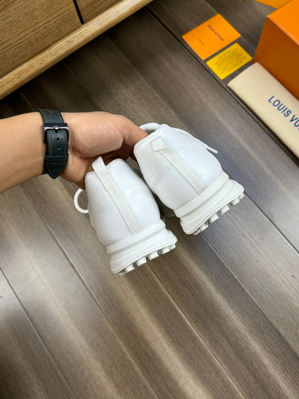 LV SNEAKERS IN WHITE MESH BREATHABLE FABRIC AND CALFSKIN