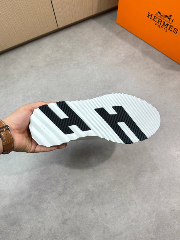 HM Men's Bouncing Sneaker White Black Calfskin Suede 696022