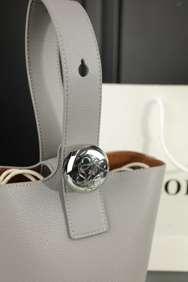 SECCHIELLO LOE MINI 19 PEBBLE IN PELLE DI VITELLO GRIGIO ACCIAIO MELLOW