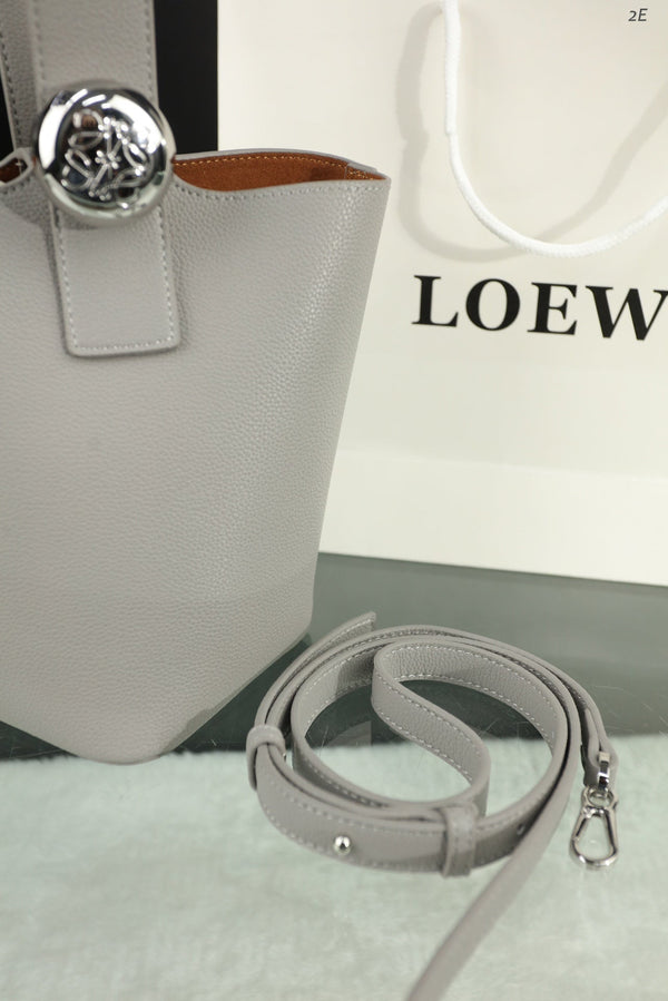 SECCHIELLO LOE MINI 19 PEBBLE IN PELLE DI VITELLO GRIGIO ACCIAIO MELLOW