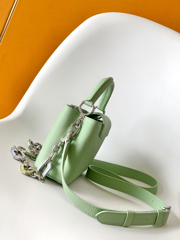 Capucines BB 21cm Bag Green Cowhide 251666