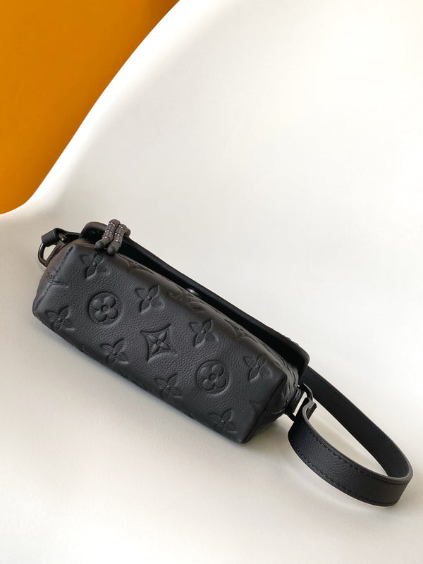 LV Pulse Wearable Wallet 22.5cm Black Monogram Shadow embossed calfskin