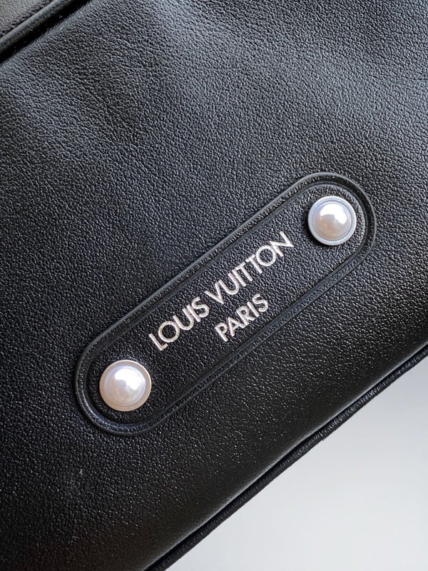 LV M13988 Keepall Bandoulière Cargo 25 Black Caflskin Sliver HW