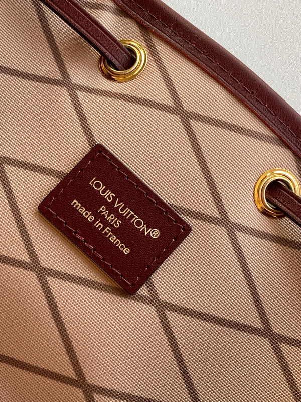 LV M28147 Noé Beige Coated Canvas