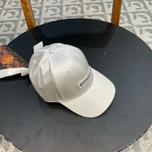 BASEBALL HAT IN PALE GRAY SILK SATIN 404863