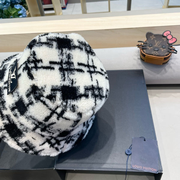 CAPPELLO A SECCHIELLO IN PILE BIANCO MISTO NERO 404741