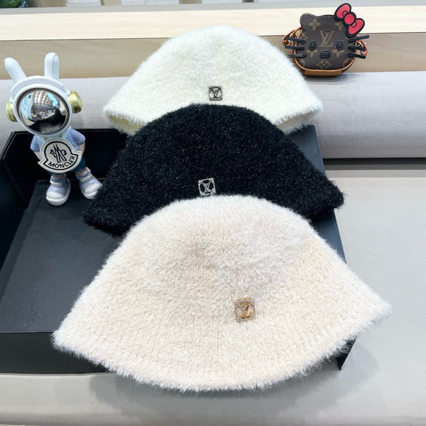 BUCKET HAT IN BLACK RABBIT FUR 404833