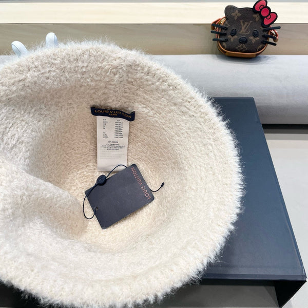 BUCKET HAT IN BEIGE RABBIT FUR 404832