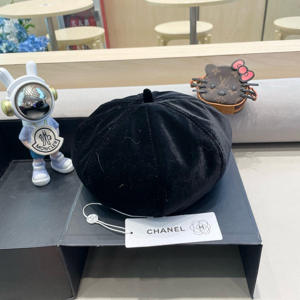BERET HAT IN BLACK VELVET 413324