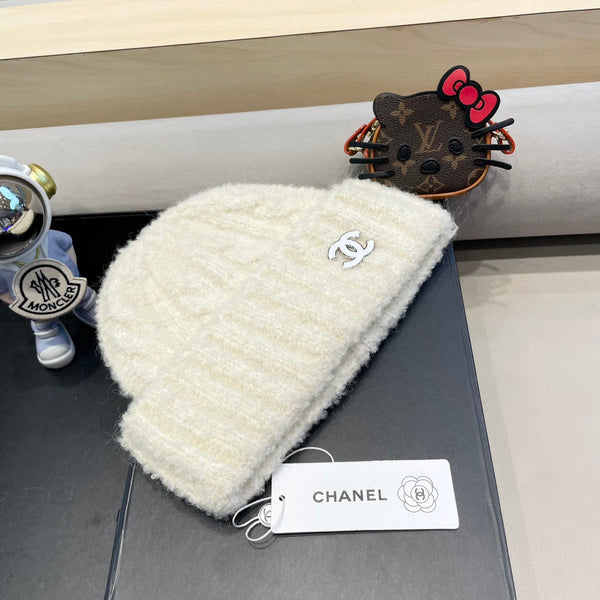 BEANIE HAT IN WHITE WOOL 413328