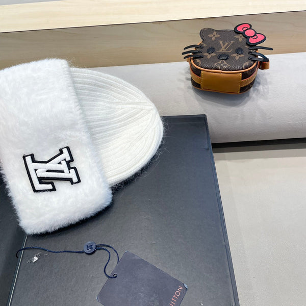 BERRETTO IN MAGLIA DI LANA BIANCA E PELLICCIA DI CONIGLIO 413354