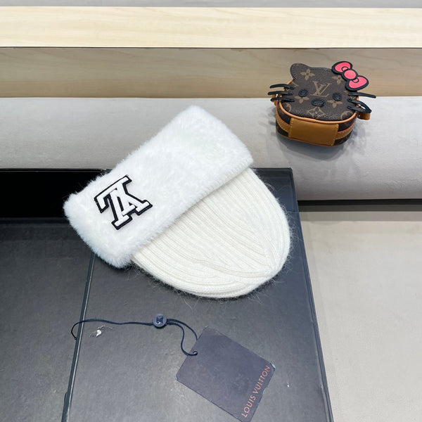 BERRETTO IN MAGLIA DI LANA BIANCA E PELLICCIA DI CONIGLIO 413354