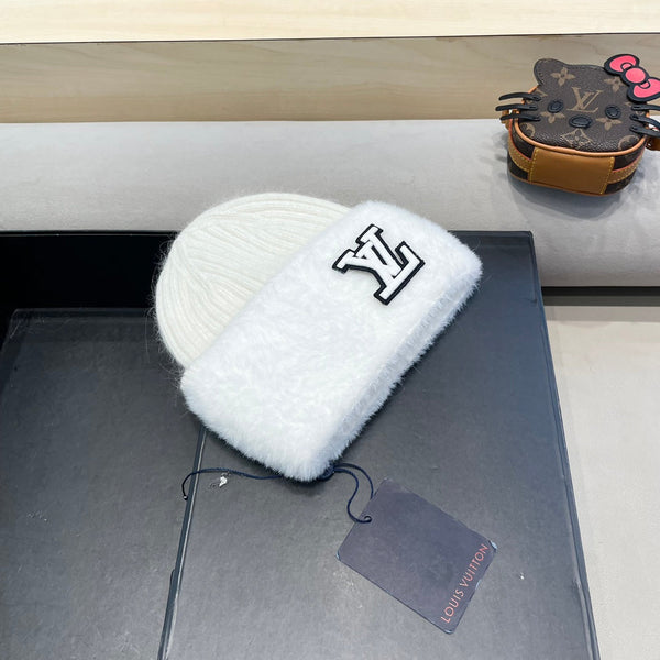 BERRETTO IN MAGLIA DI LANA BIANCA E PELLICCIA DI CONIGLIO 413354