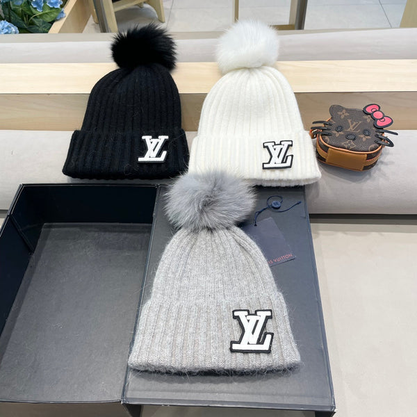 KNITTED BEANIE HAT IN BLACK WOOL 413369