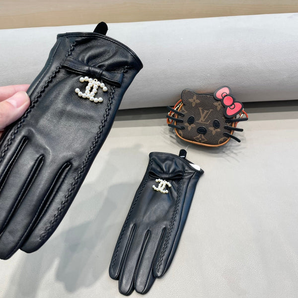GLOVES IN BLACK LAMBSKIN 415820