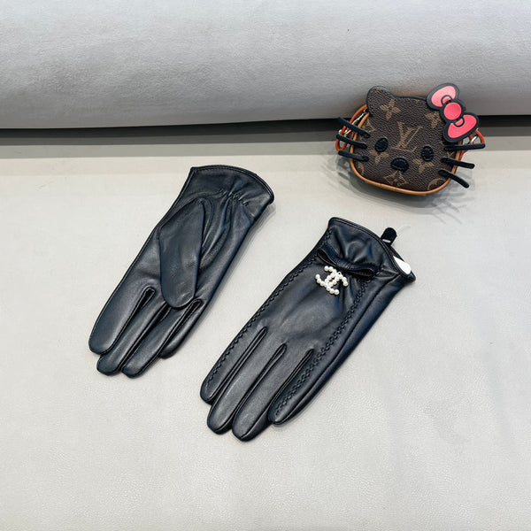 GLOVES IN BLACK LAMBSKIN 415820
