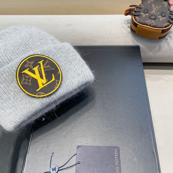 BERRETTO IN MAGLIA DI LANA GRIGIO CHIARO E PELLICCIA DI CONIGLIO 417755