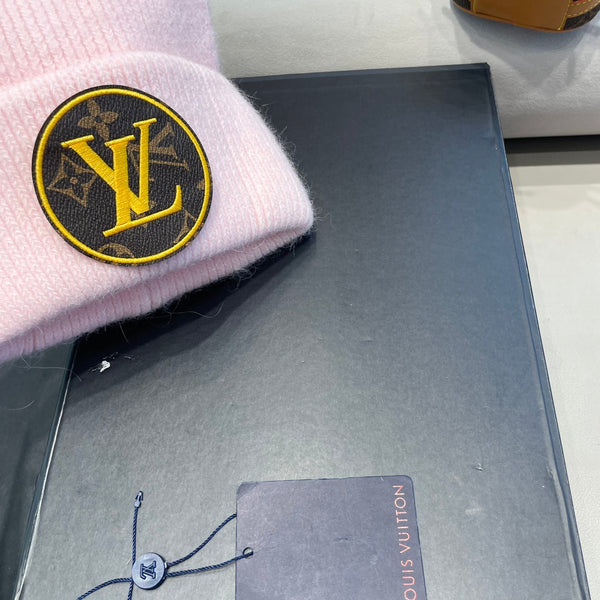 KNITTED BEANIE HAT IN PASTEL PINK WOOL AND RABBIT FUR 417757