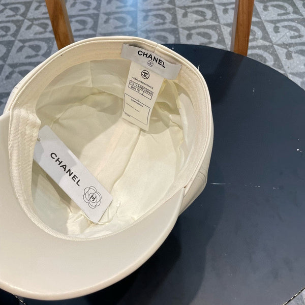 BAKER BOY CAP IN WHITE CALFSKIN 419448