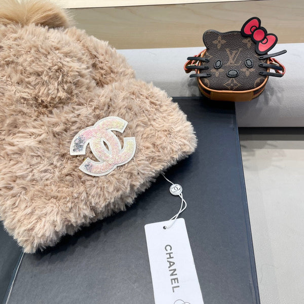 BEANIE HAT IN CAMEL BEIGE SOLF FLEECE 419713