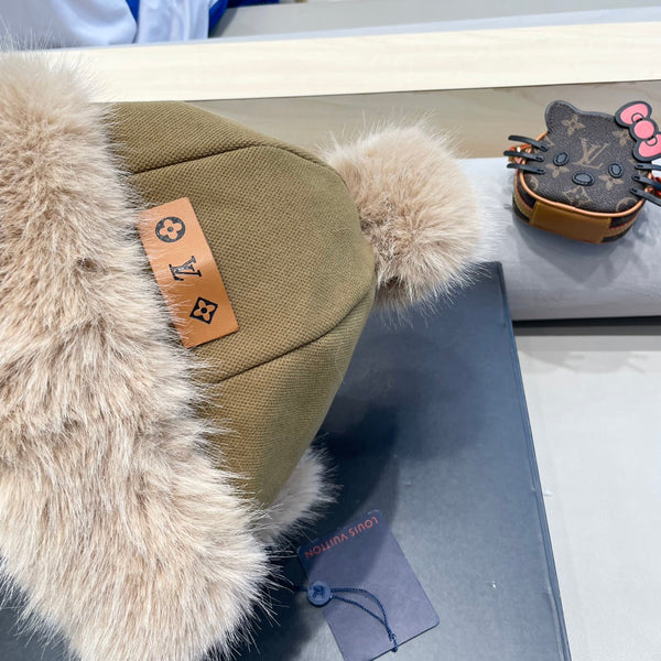 BERRETTO IN PILE E LANA BEIGE SABBIA 424307