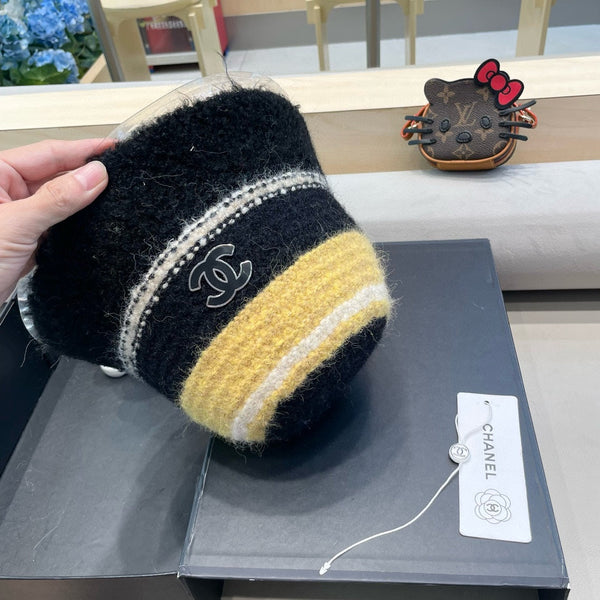 BUCKET HAT IN COLORFUL FLEECE 421129