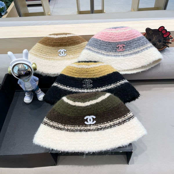 BUCKET HAT IN COLORFUL FLEECE 421130