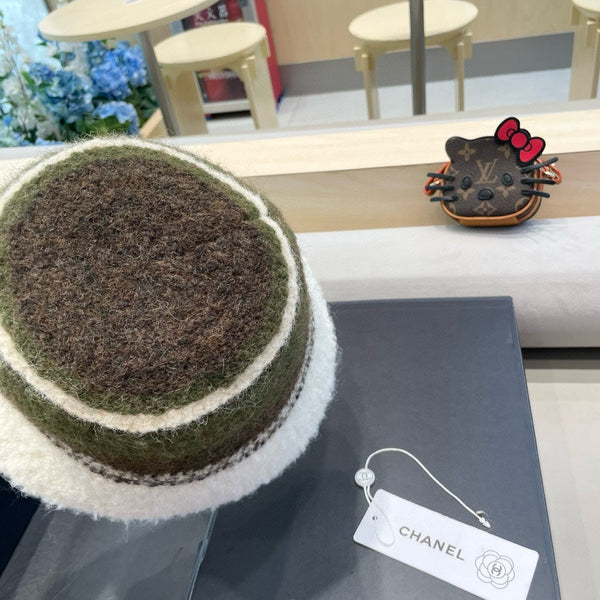 BUCKET HAT IN COLORFUL FLEECE 421131